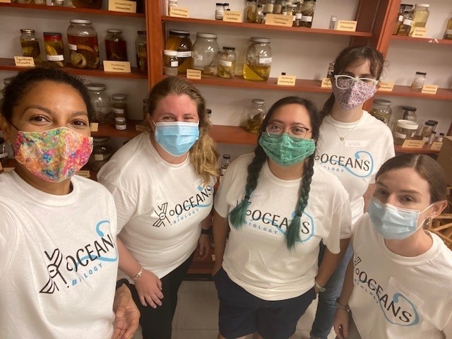 Group Picture of 5 Students Visiting X-Oceans