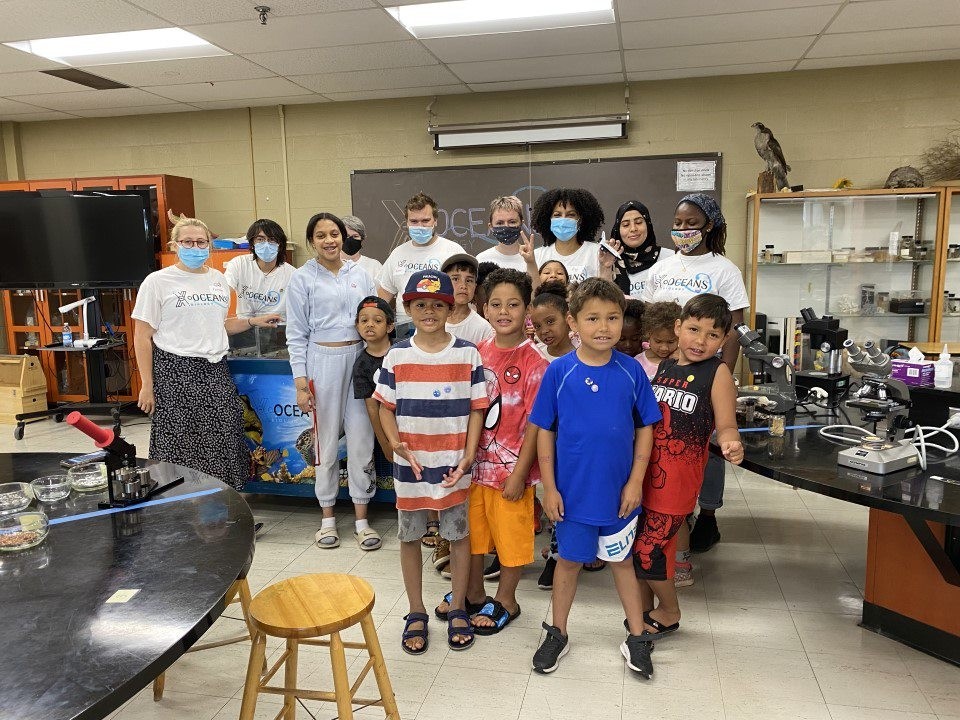Group Picture of School Students in a Lab