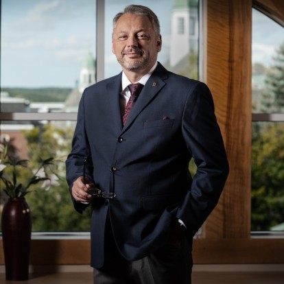 Photo of Dr. Andy Hakin